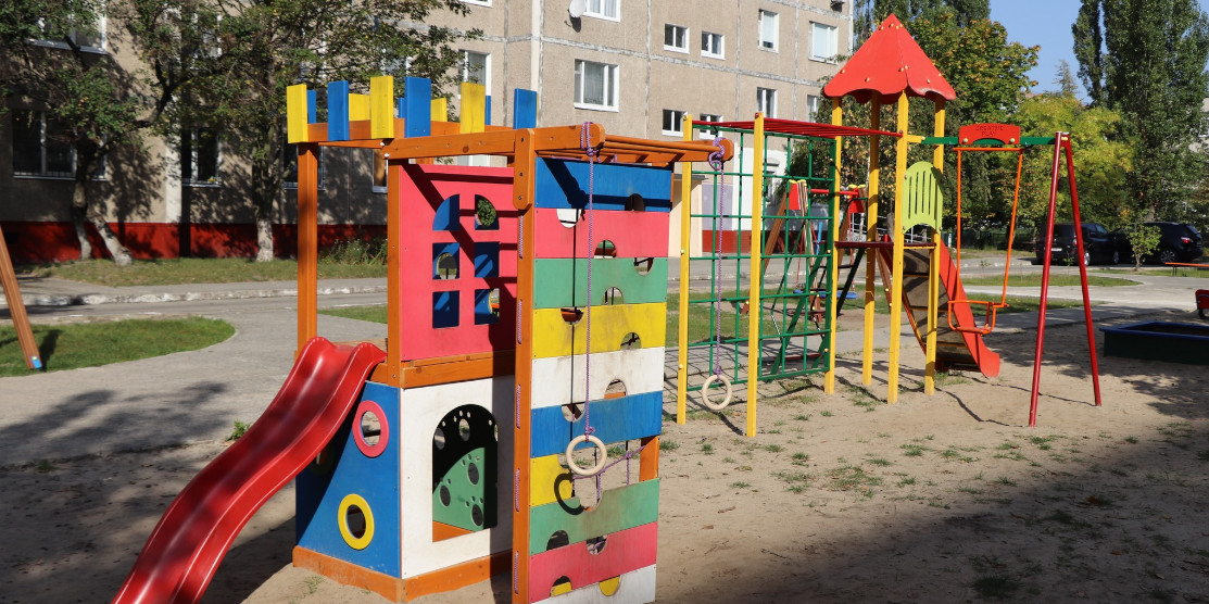 Дитячий майданчик у пам'ять про Сергія Тарасюка.