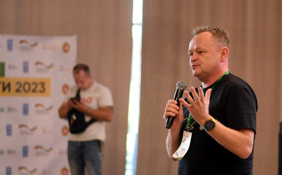 Говорить Андрій Дикун.