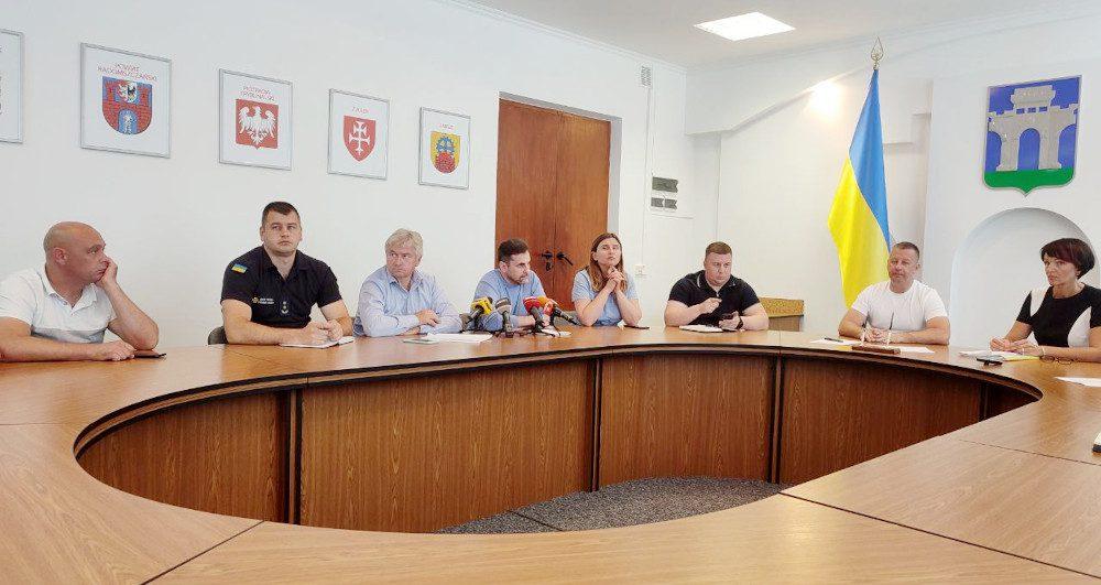 Нарада щодо поганого запаху в Рівному.