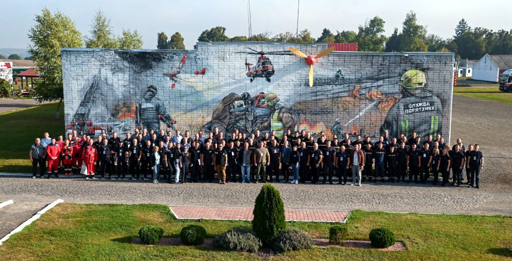 Групова світлина.
