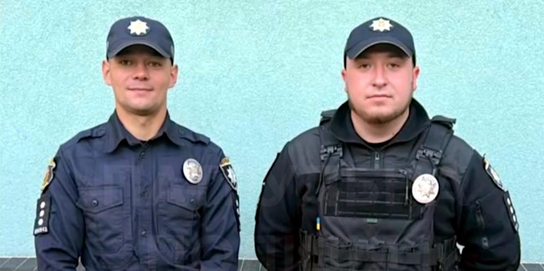 Патрульні в Сарнах вчасно допомогли родині дістатися медичного закладу (відео)