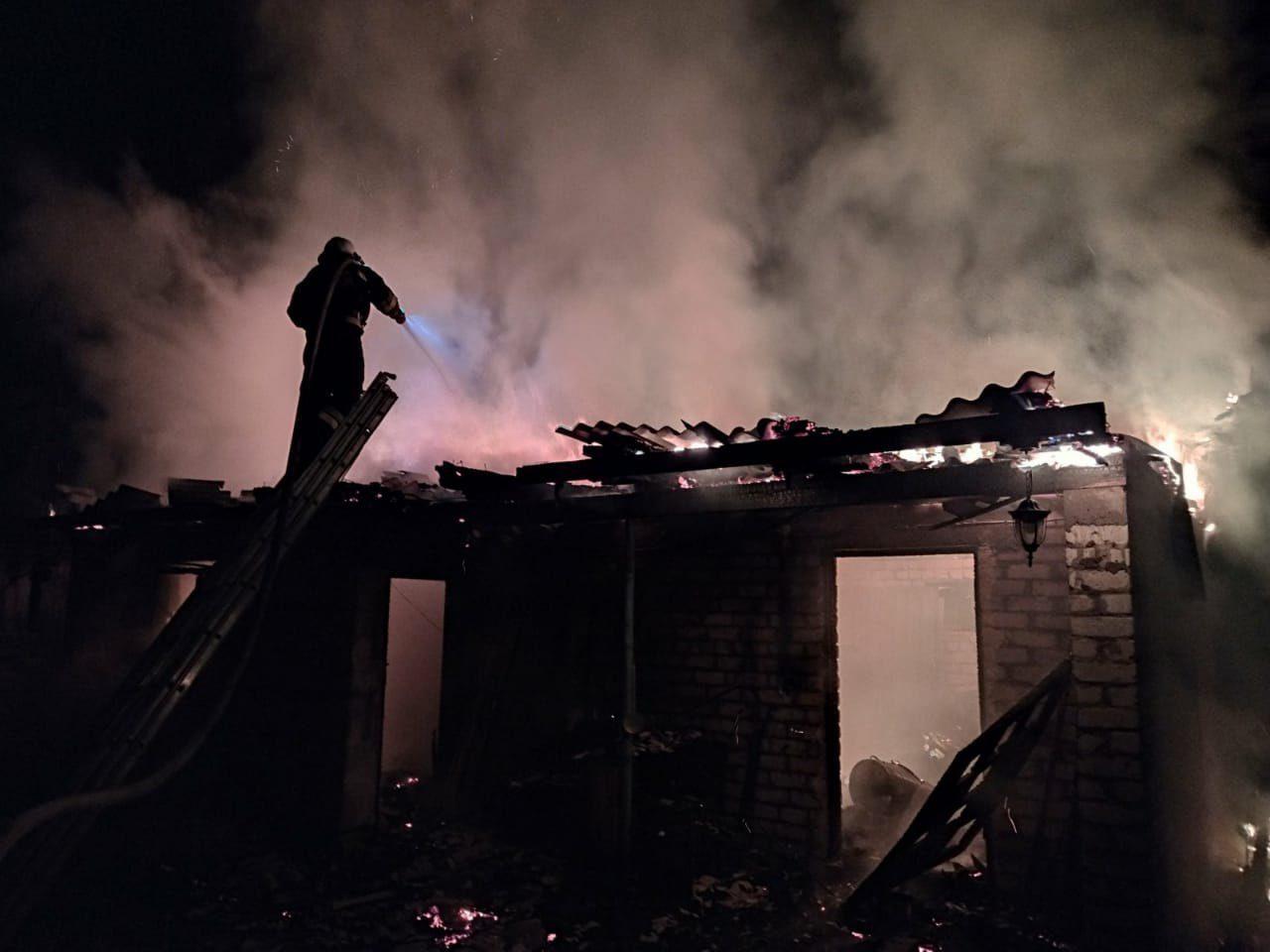 Внаслідок пожежі на Рівненщині вогнем знищено частину приватної будівлі