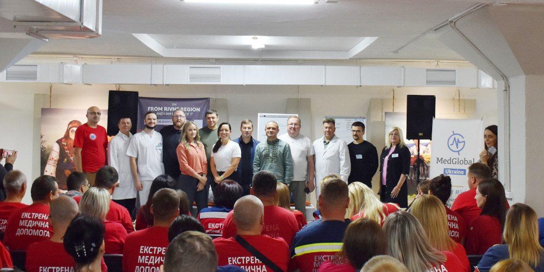 Групова світлина. Медичний тренінг у Рівному