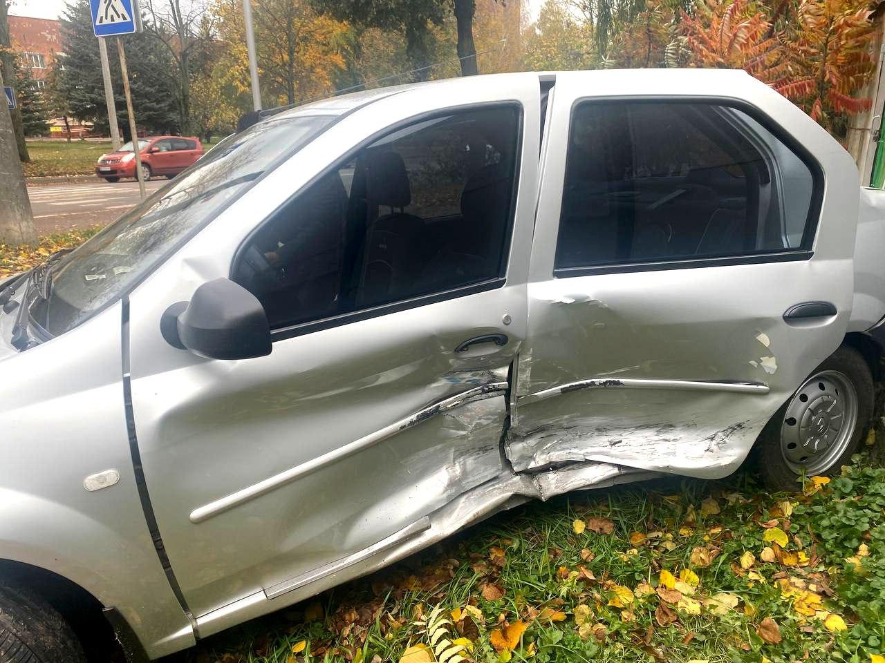 Внаслідок ДТП в Рівному постраждали двоє водіїв