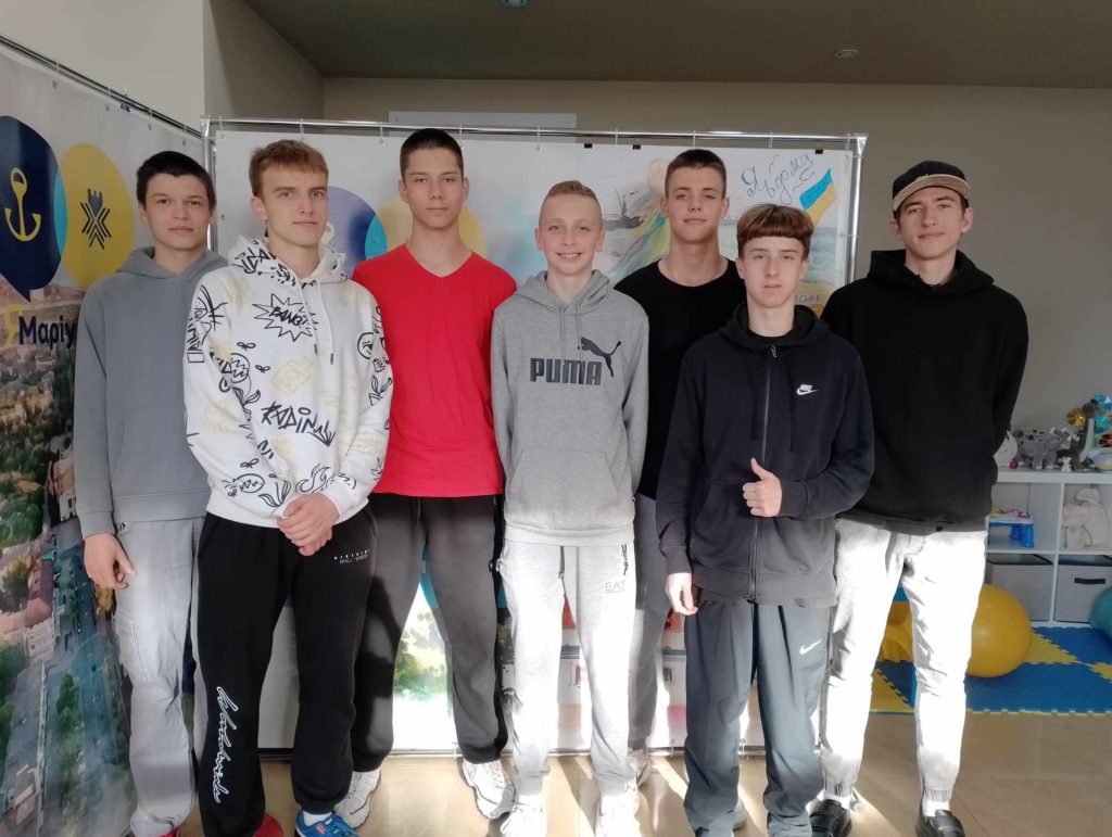 Юні рівненські баскетболісти допомагають маріупольцям3