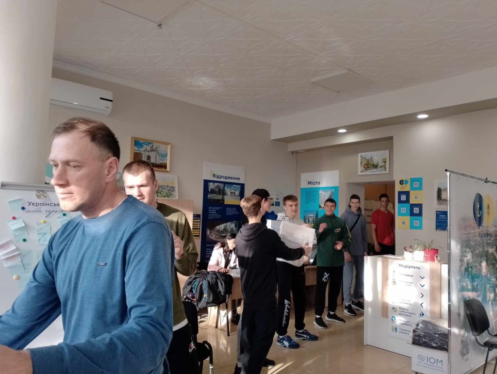 Юні рівненські баскетболісти допомагають маріупольцям4