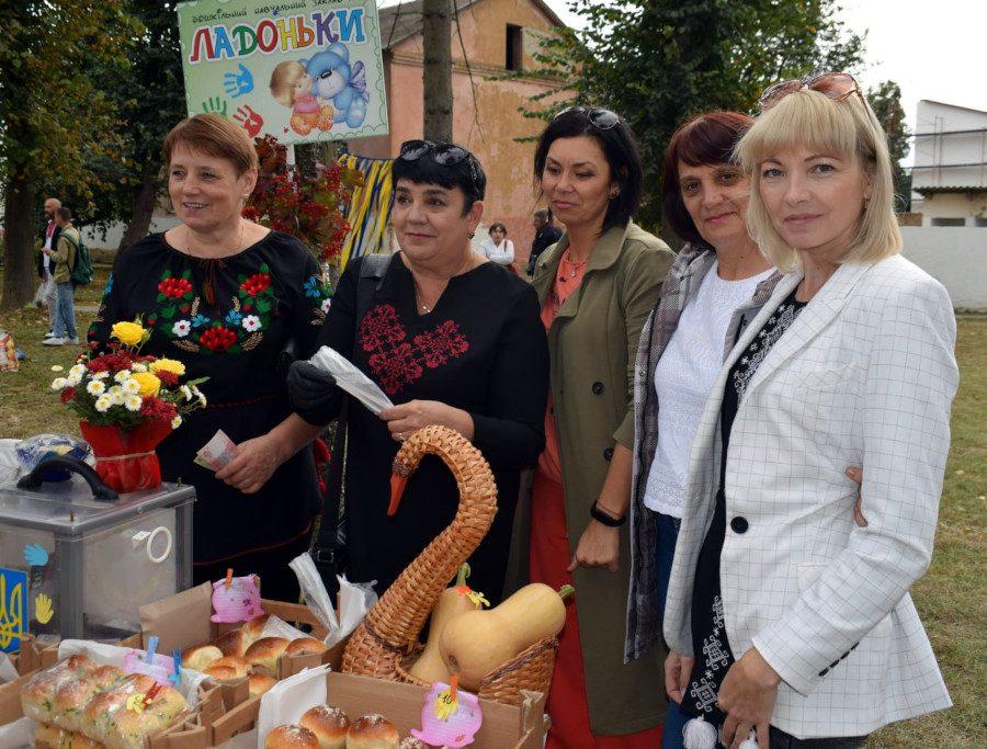 На ярмарку.