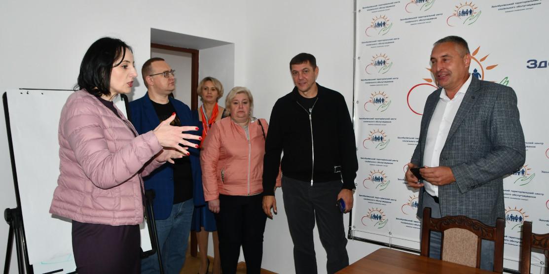 Міністерка соцполітики Оксана Жолнович відвідує Центр психосоціальної підтримки