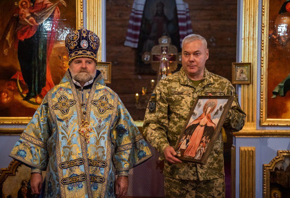На урочистому богослужінні.