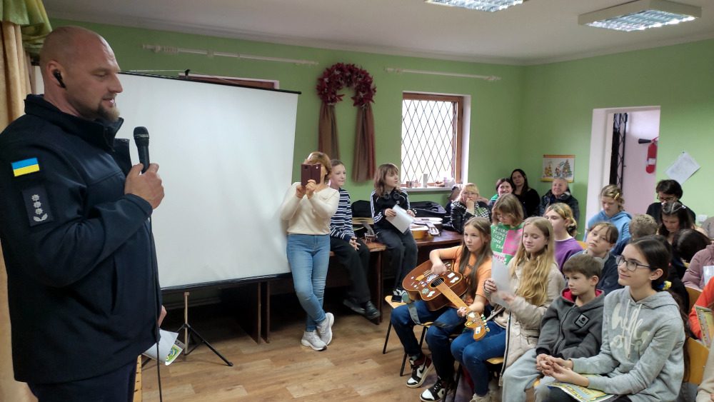 ihra_Parostok_Stancija_Naturalistiv_Rivne_05