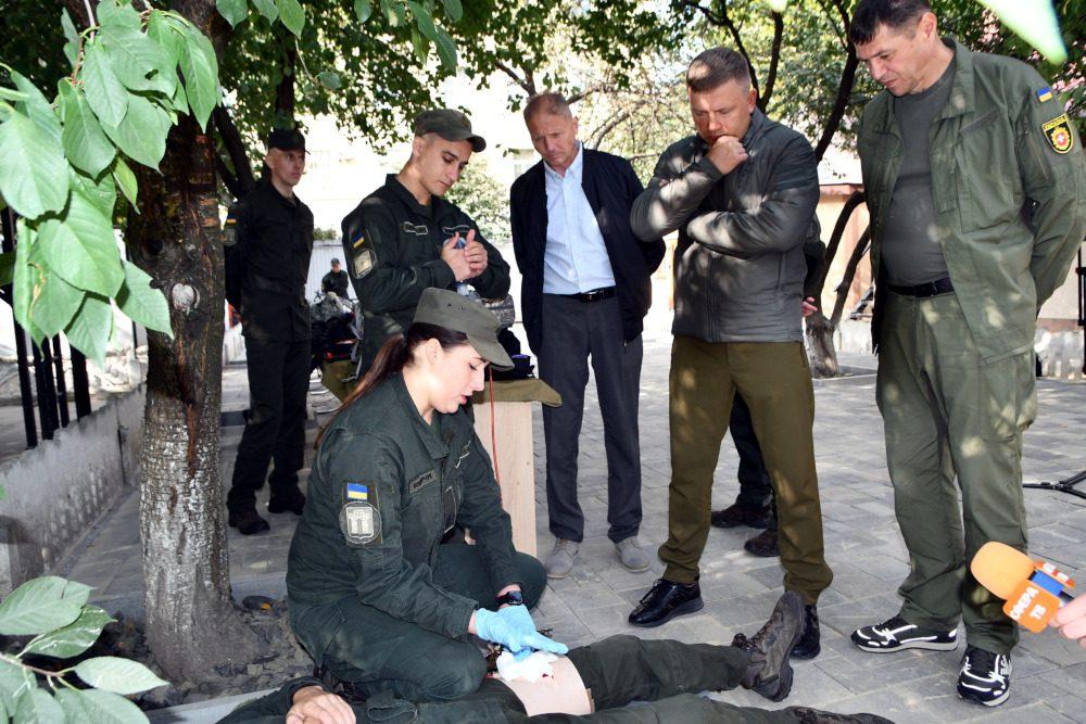 Під час відвідин Нацгвардії.