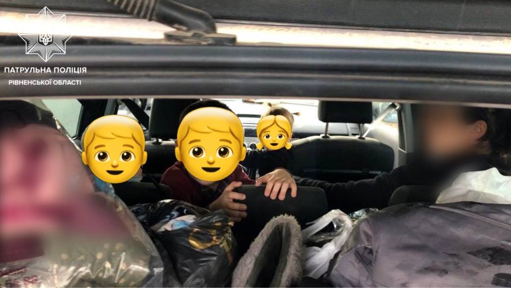 Діти без автокрісел