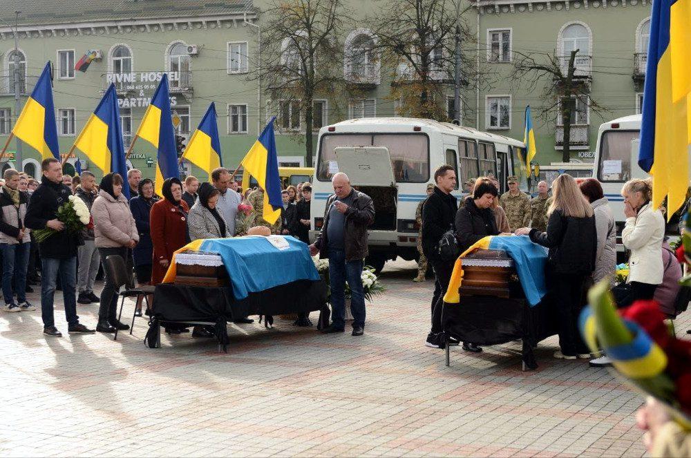 Похорон полковника Володимира Целуйка та старшого солдата Олександра Кириченка.