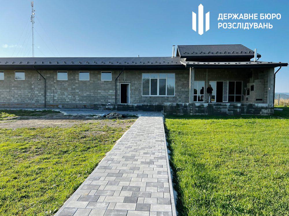 Незадеклароване майно воєнкома.