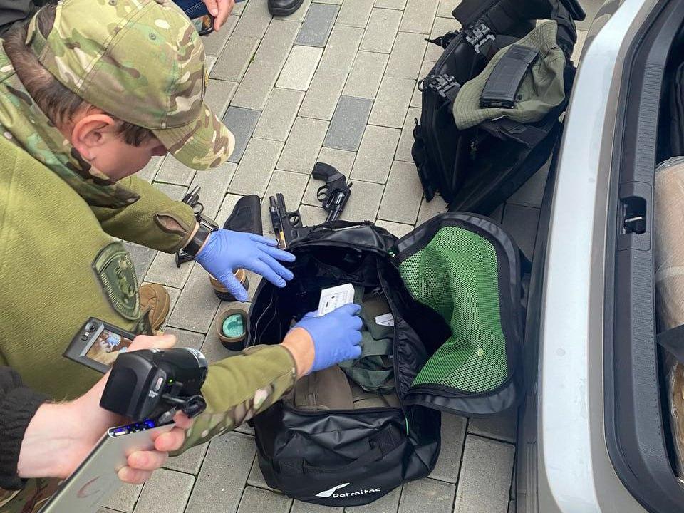 У домашнього насильника у Рівному вилучили склад боєприпасів