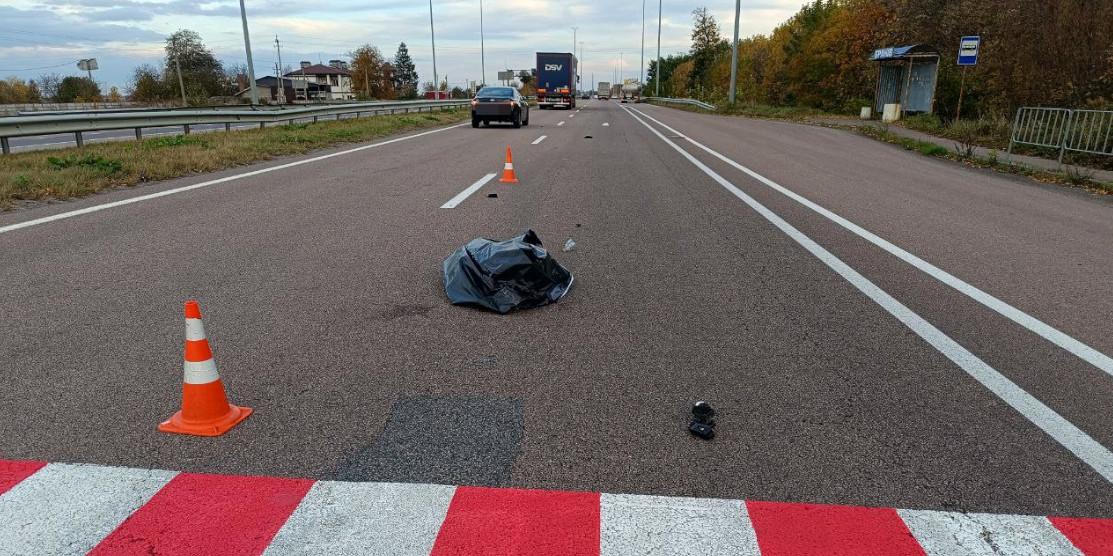 Місце випадку в селі Бранів на трасі «Київ-Чоп» (фото: Поліція Рівненщини).