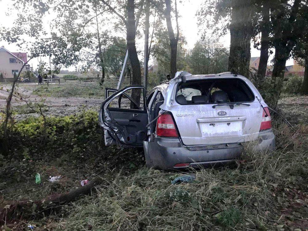 Авто в кюветі.