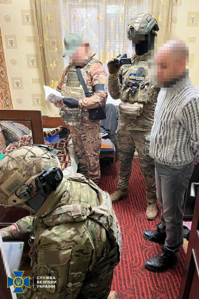 СБУ затримала зрадника який здав свого батька окупантам1