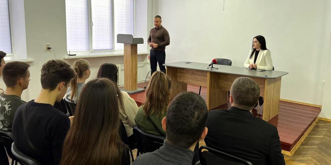 Зустріч з молоддю.