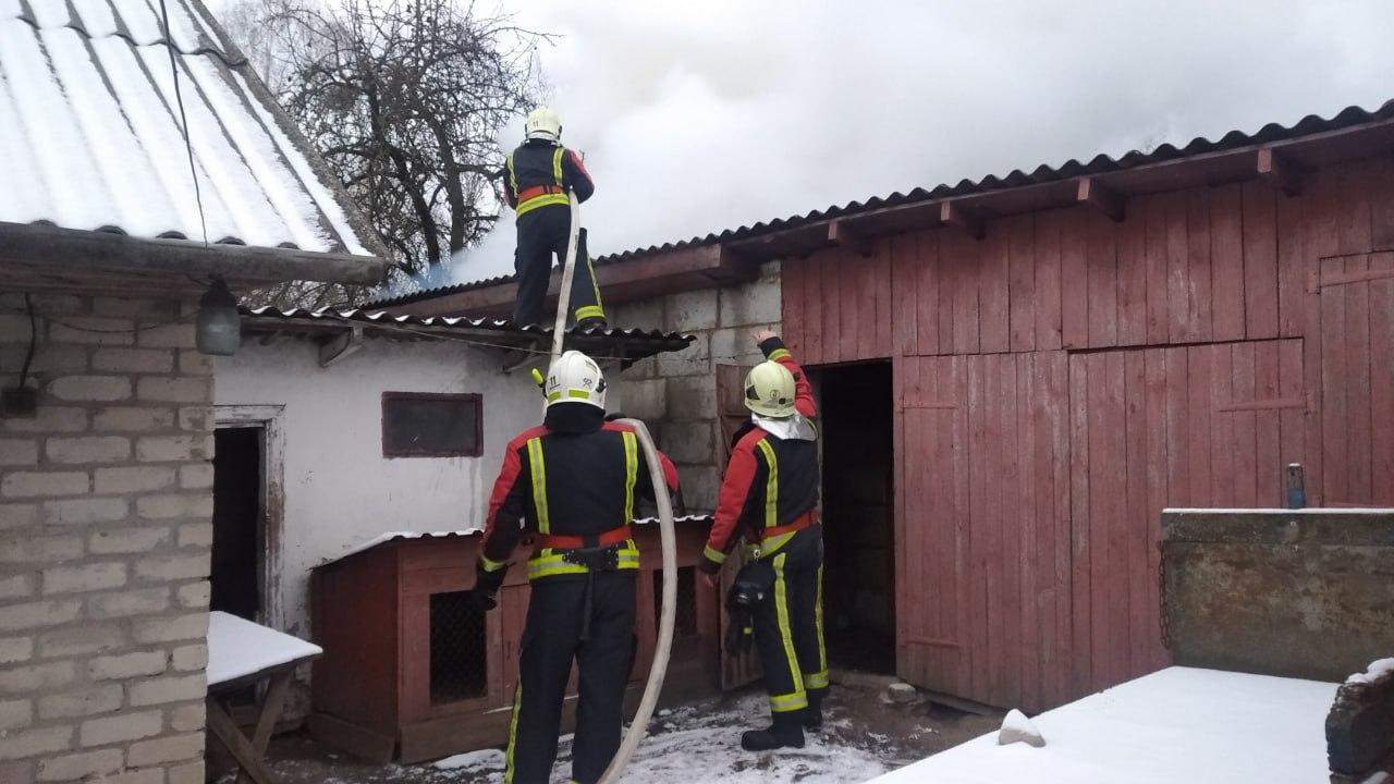 У Володимирці в наслідок пожежі знищено дах у приватному будинку