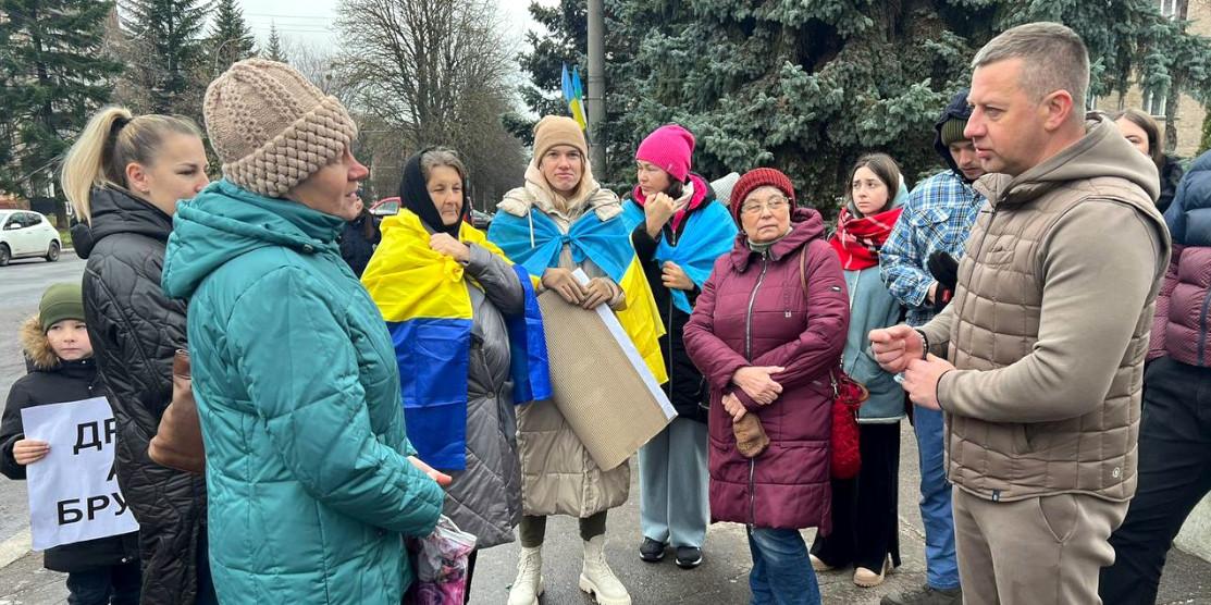 Акція на підтримку ЗСУ в Рівному.
