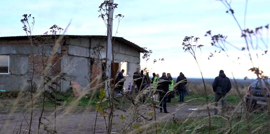 Ферма, де утримувалося подружжя переселенців.