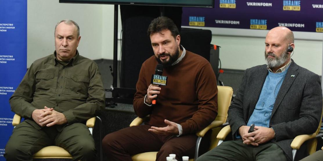 На брифінгу