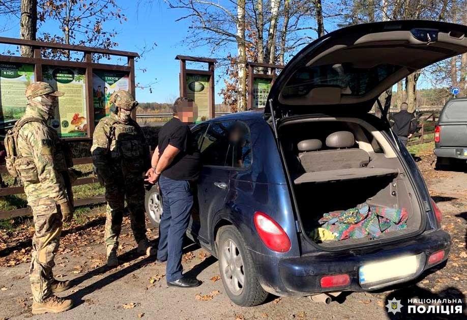 поліція викрила