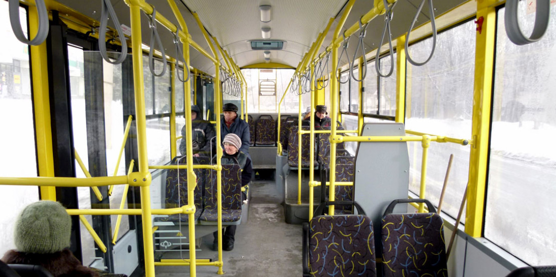 В автобусі.