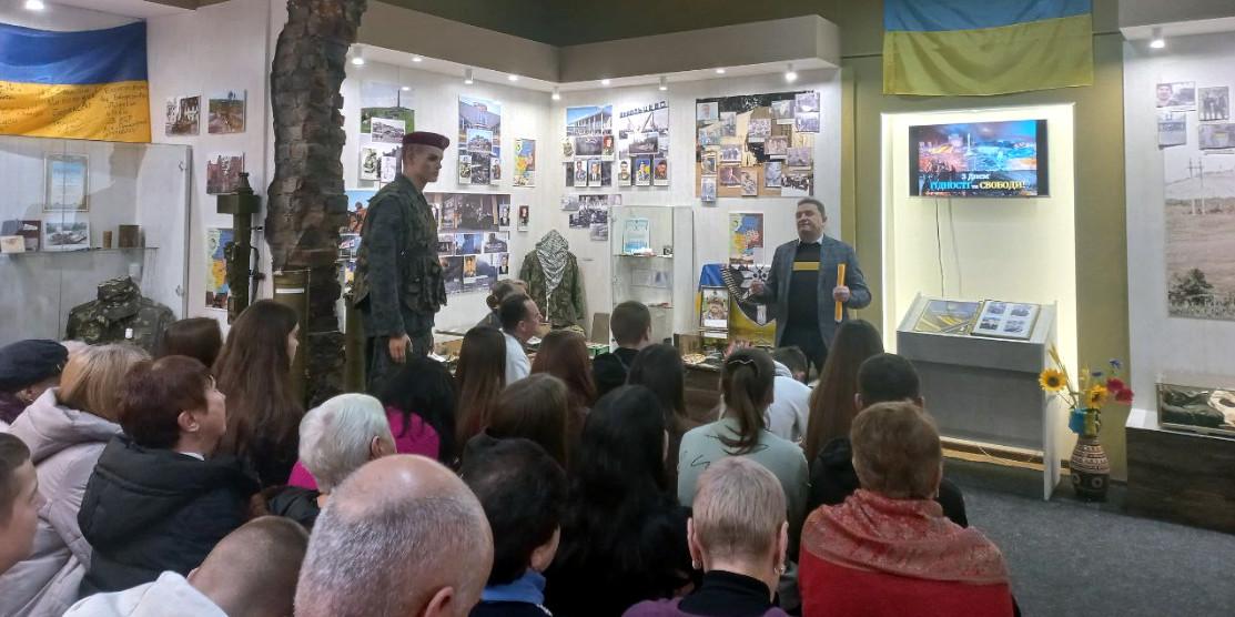 На відзначенні у Рівненському краєзнавчому музеї.