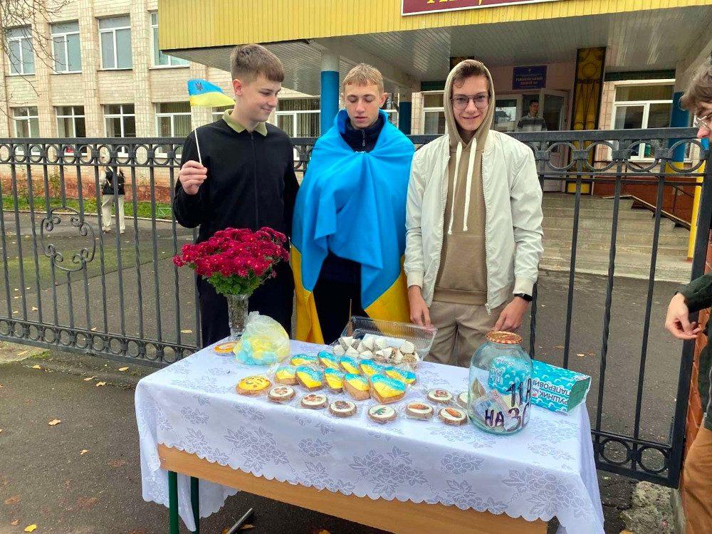 Ліцеїсти збирають кошти на квадрокоптер.