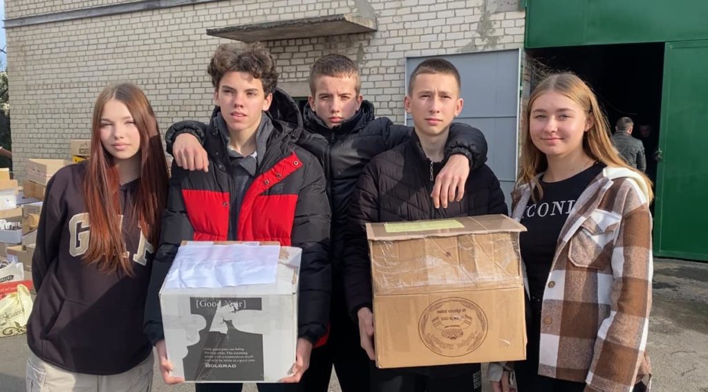 На Рівненщини заклади освіти активно допомагають українським захисникам (фотогалерея)
