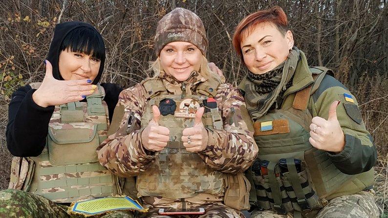 Толмачова з волонтерками