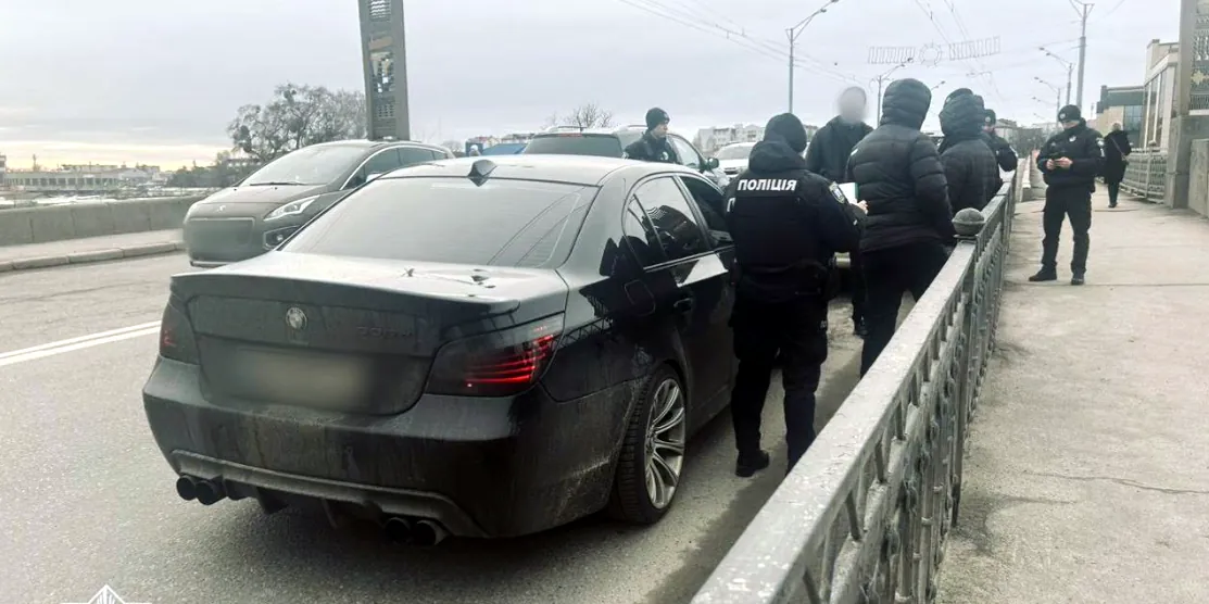 Патрульні зупинили порушника.