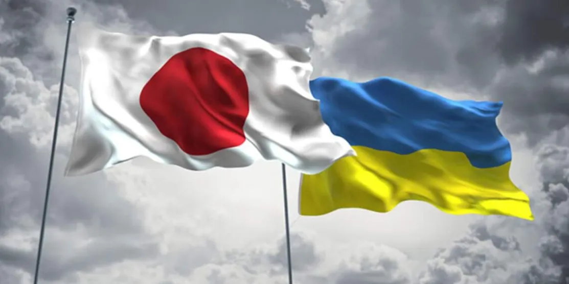 Прапори України і Японії