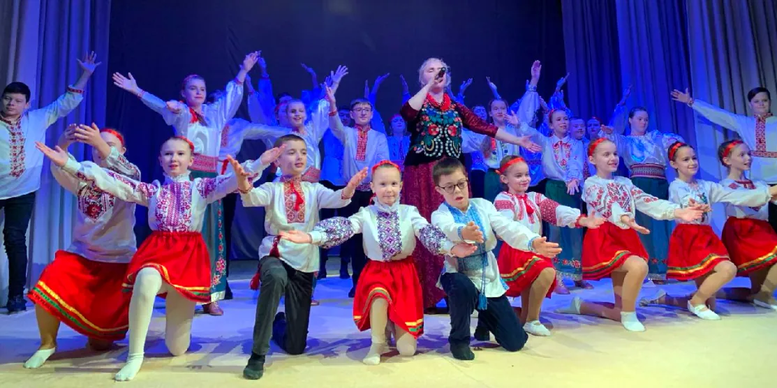 Діти-виконавці музично-театралізованого дійства "Різдвяні візерунки".