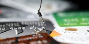 Намагалась отримати соцдопомогу і втратила гроші. Жительку Рівненського району ошукали шахраї