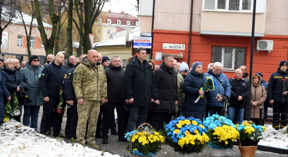 Під час вшанування пам'яті ліквідаторів Чорнобильської катастрофи.