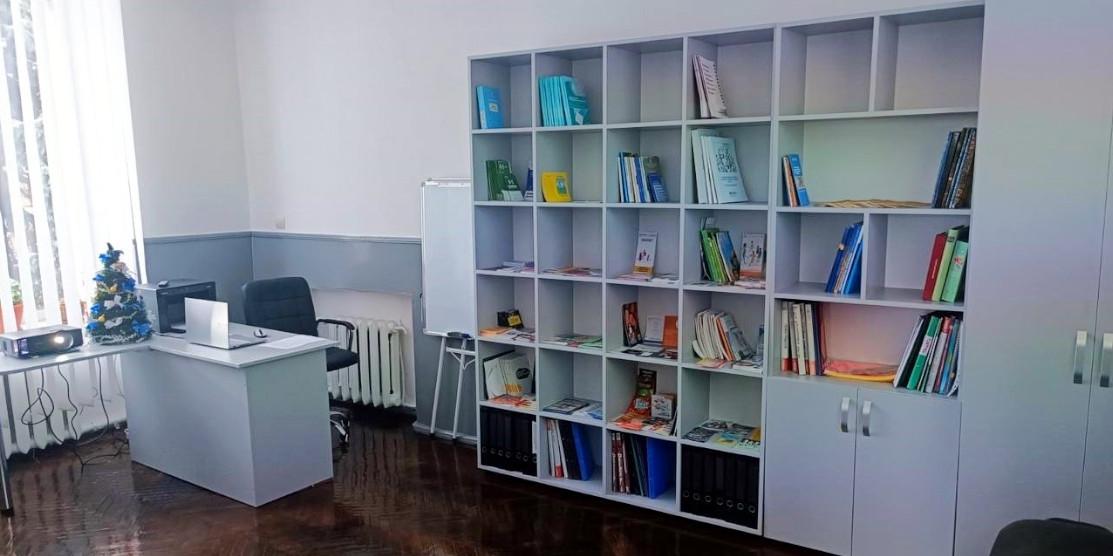 У приміщенні служби