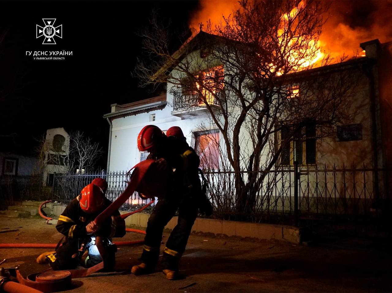 Цієї ночі росіяни вдарили безпілотниками по музею Шухевича у Львові
