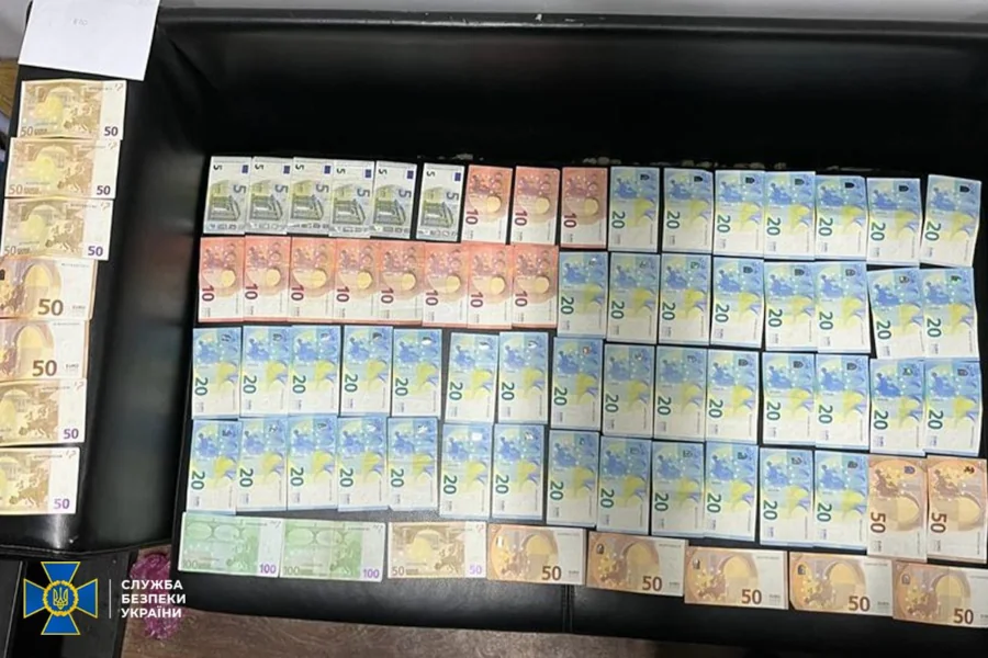 Вилучена готівка.