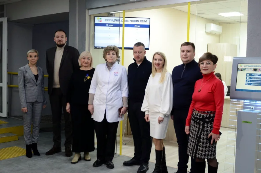 Спільна світлина у новому ЦНАПі.