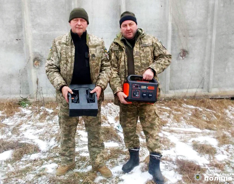 Зарядна станція вже на фронті.