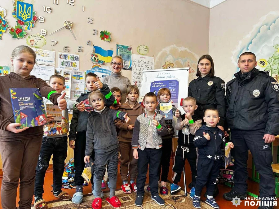 У ліцей вивчають ПДР.