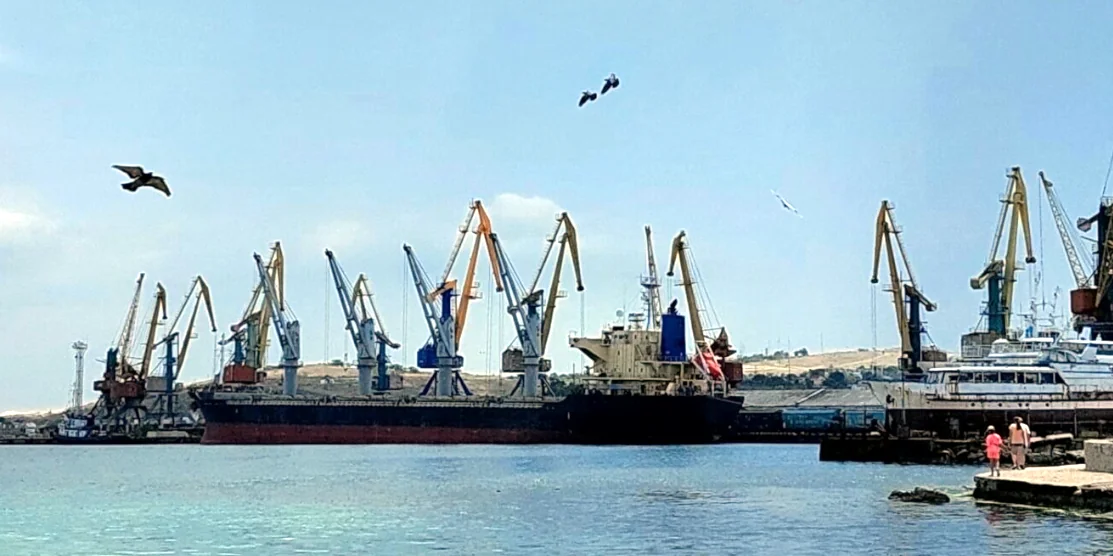 Російське судно MATROS POZYNICH.
