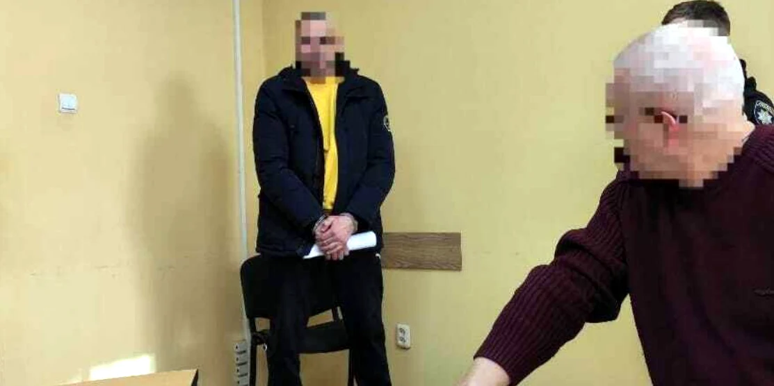 Чоловік, який вдарив сусіда.