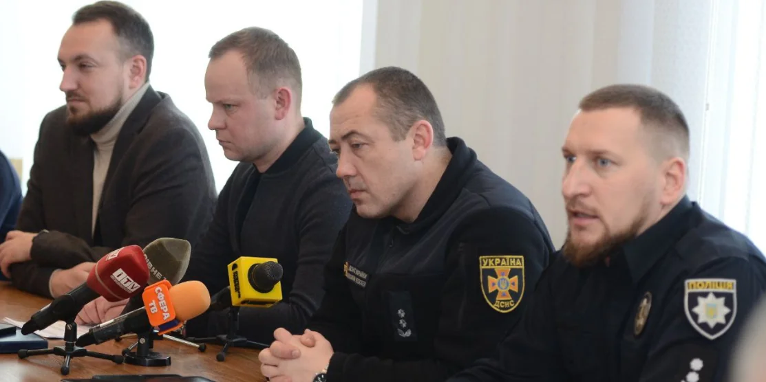 На засіданні комісії.