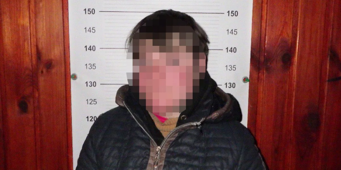 Зловмисниця, яка вдарила ножем свого хлопця.