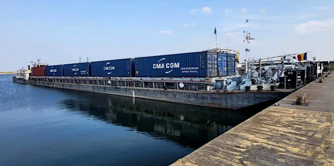 На тлі блокувань на кордоні з Польщею, УДП починає формувати контейнерні каравани Баржі Дунайського пароплавства.