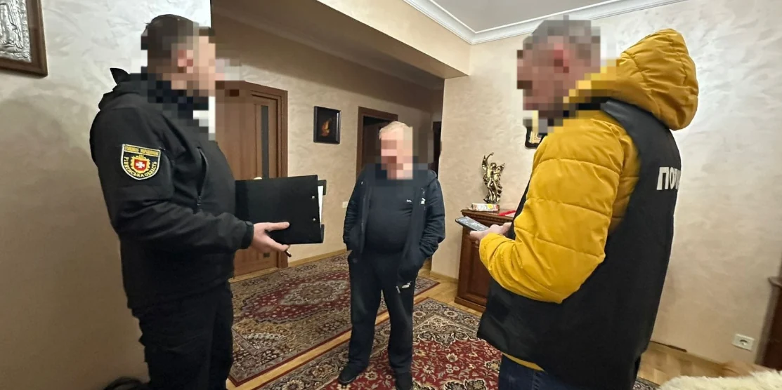 Працюють правоохоронці.